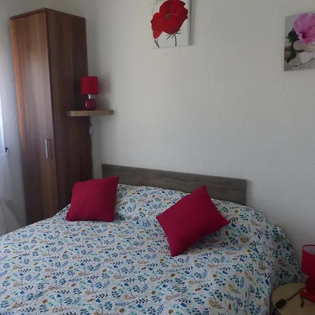 Holiday home St Cyprien Maison De Climatisee Avec Jardin