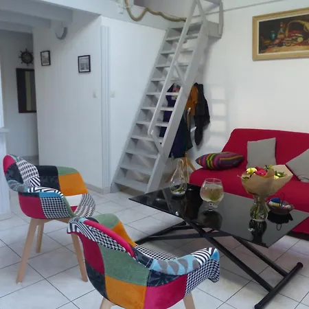 Holiday home St Cyprien Maison De Climatisee Avec Jardin